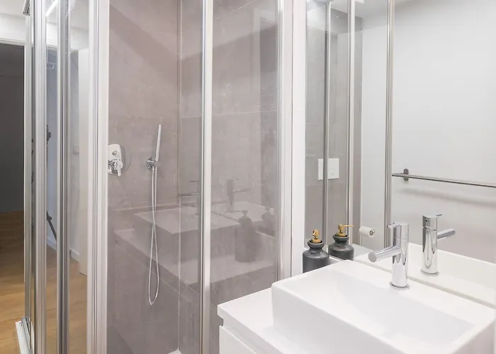 Alojamento de Acomodação e Pequeno-almoço Echo Homespaces Marquês 3*